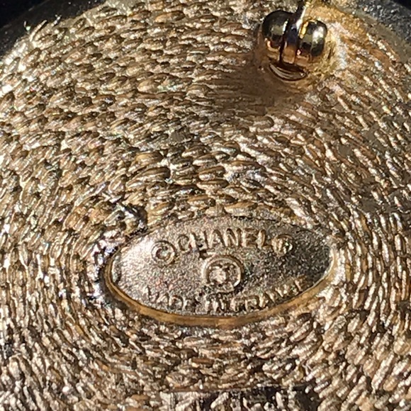 Authentic Chanel Gold Brooch 31 Rue Cambon Paris - Picture 5 of 6